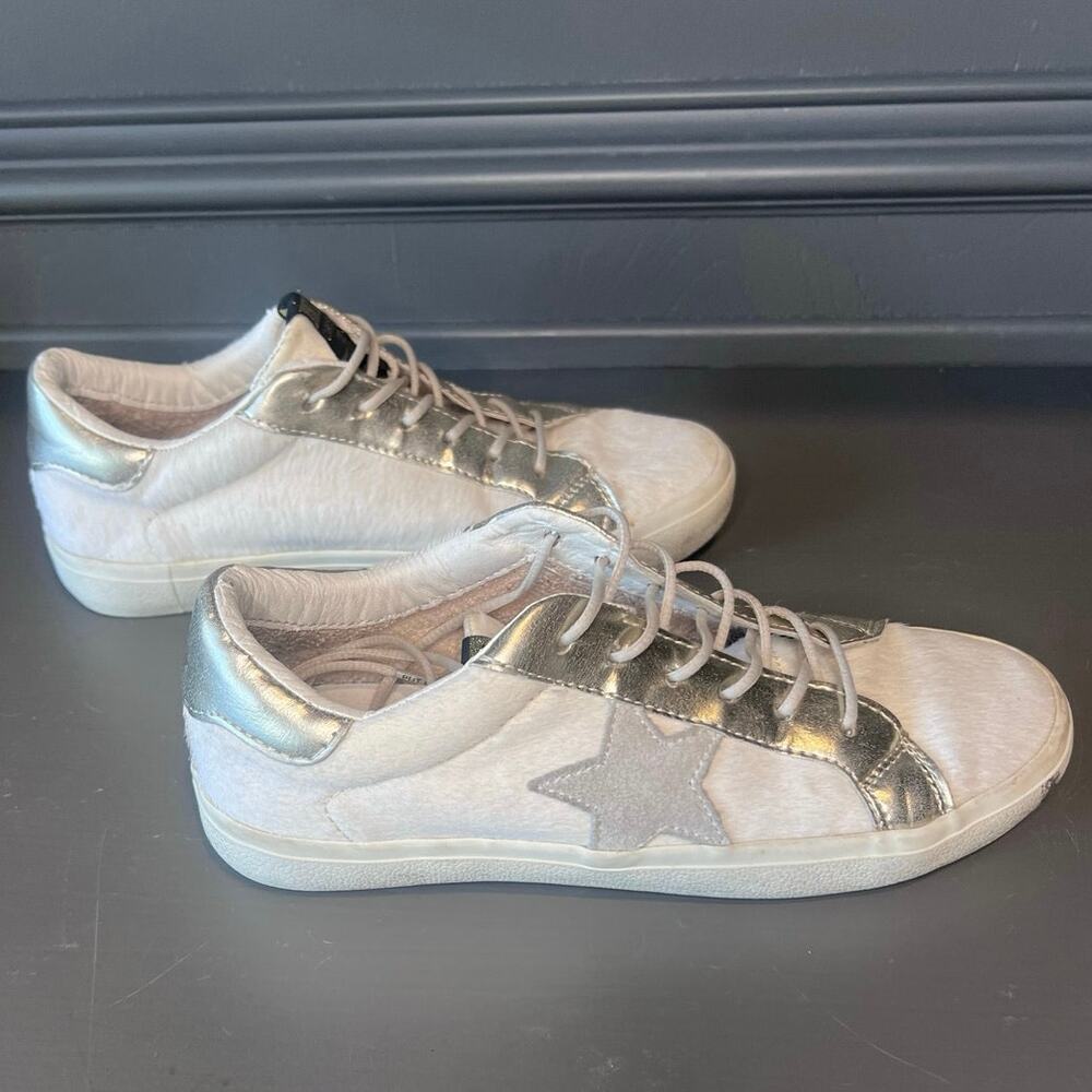 Vintage Havana Sneakers Women’s 6 Fresh White Faux Feathers Gray Suede Star‎